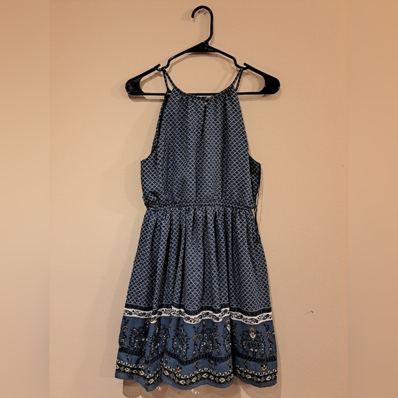 Francesca's Dress - Picture 4 of 4